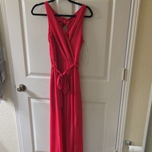 Elegant Pink Sleeveless Dress With Fo Floorlegth Design And Tie Accents